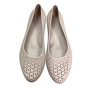 Okabashi Cream Women's Flats